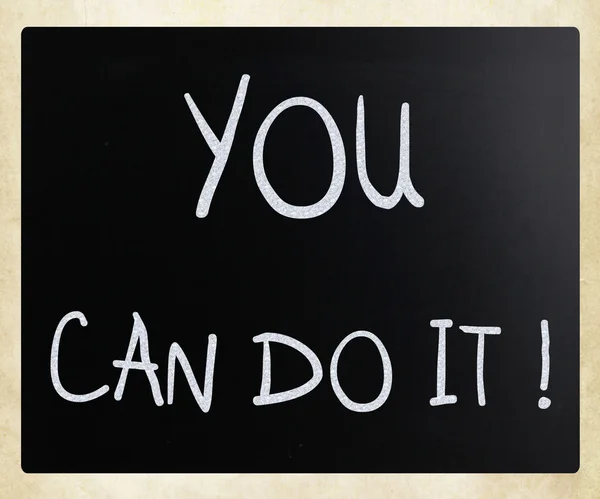 "Bunu yapabilirsin" yazılı beyaz tebeşirle tahtaya — Stok fotoğraf