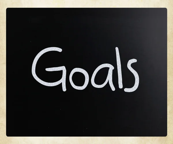 "Goals" handwritten with white chalk on a blackboard — Stock Photo, Image
