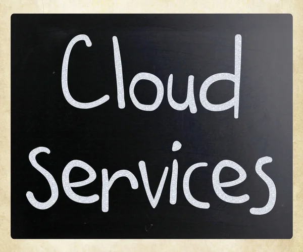 "Cloud services "escrito a mano con tiza blanca en una pizarra —  Fotos de Stock