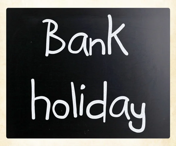 "黒板に白いチョークで手書きの「銀行休日」 — ストック写真