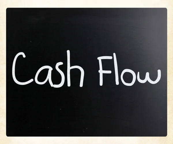 "Cash flow "handgeschreven met wit krijt op een Blackboard — Stockfoto