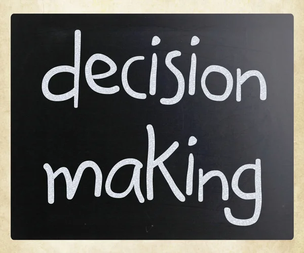 "Rozhodování "vlastnoručně psaný bílou křídou na tabuli — Stock fotografie