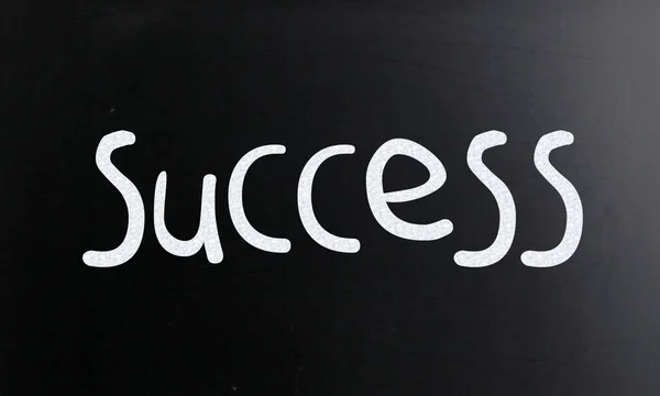 「成功」、黒板に白いチョークで手書きの単語 — ストック写真