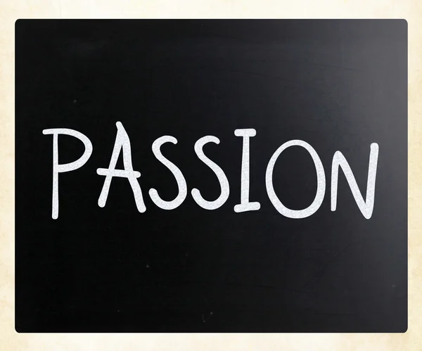 "黒板に白いチョークで手書きの「情熱」 — ストック写真