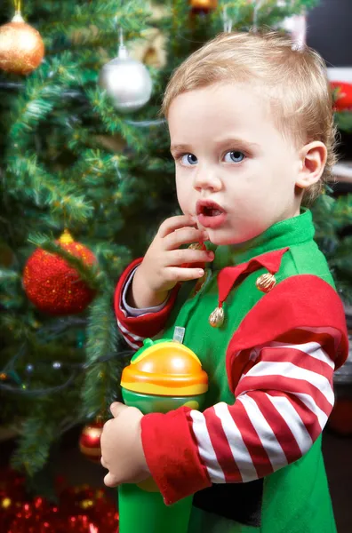 Μωρό από το χριστουγεννιάτικο δέντρο — Φωτογραφία Αρχείου