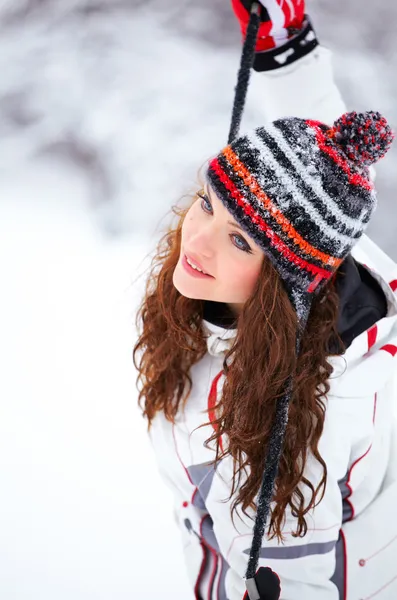 Žena hrající v zimě — Stock fotografie