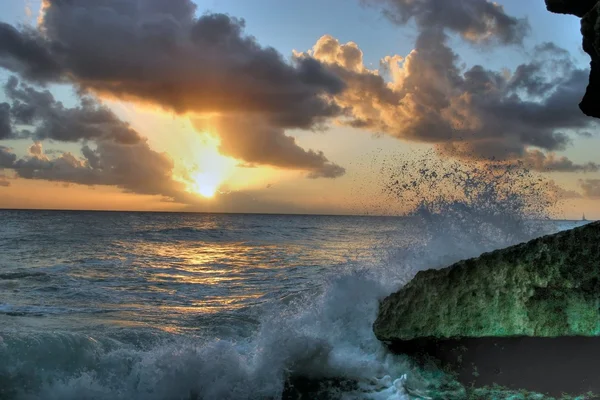 Sonnenuntergang splash hdr — Stockfoto