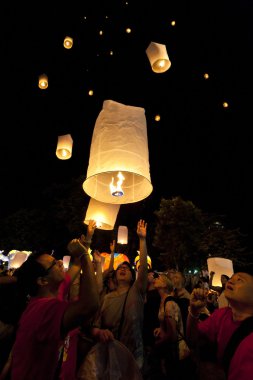 Loy krathong festivali