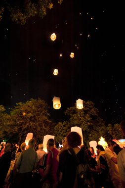 Loy krathong festivali