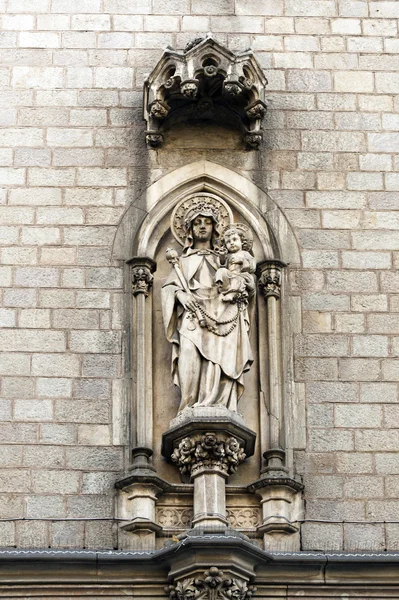 Sandstone Maria and Jesus figure as exterior decoration — Stock Photo, Image