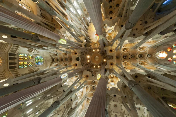 Εσωτερικό του το διάσημο σύμβολο της Βαρκελώνης και αρχιτεκτονικά lan — Φωτογραφία Αρχείου