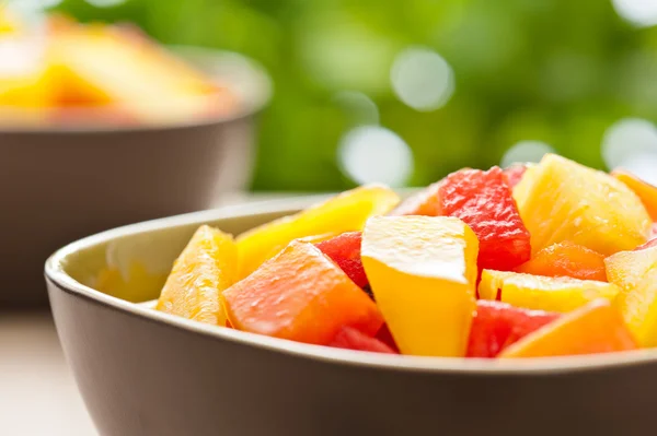 Two bowl of Mixed tropical fruit salad — Stock Photo, Image