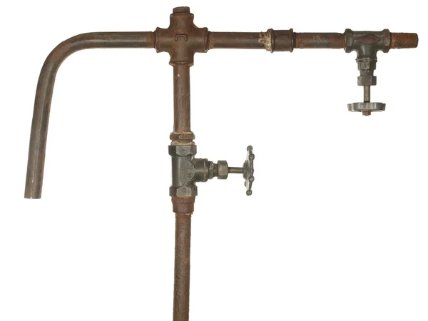 Фрагмент старого водопровода, состоящего из труб, фитинга — стоковое фото