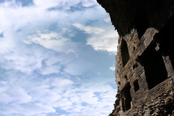 Inside carrigafoyle decaying castle ruins — Stock Photo, Image