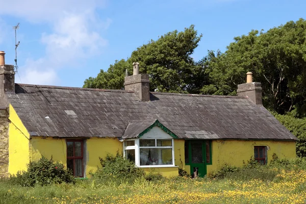质朴的爱尔兰乡间小屋 — 图库照片