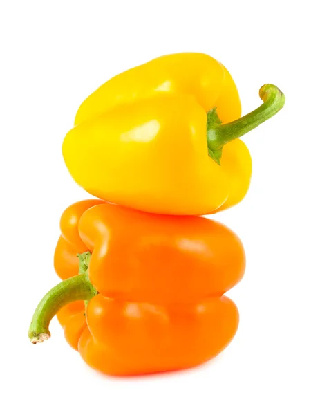 Gele en oranje paprika 's — Stockfoto