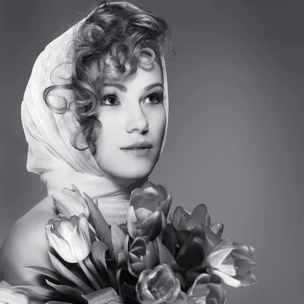 Portrét krásná rusovláska v retro stylu — Stock fotografie
