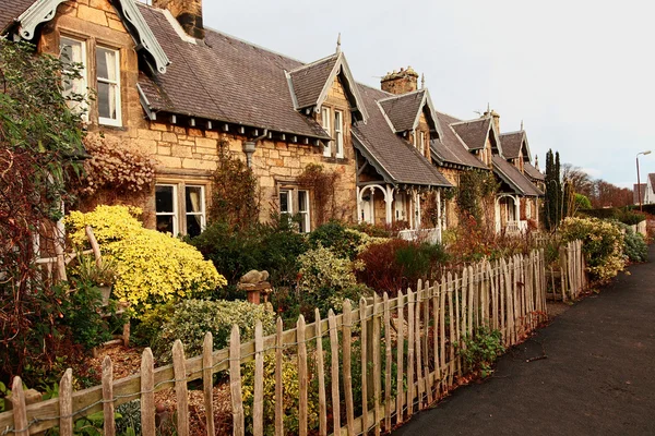 Schöne, alte, traditionelle schottische Häuser — Stockfoto