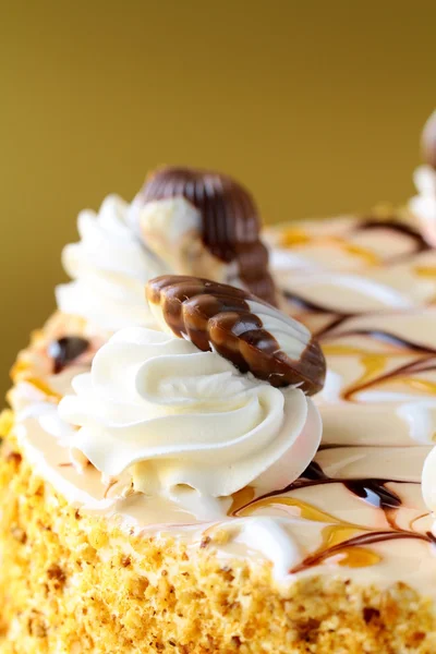 White Cream Icing Cake with Chocolate — Stock Photo, Image