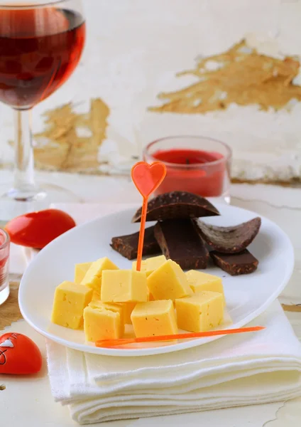 Aperitivos canapés queijo para o Dia dos Namorados — Fotografia de Stock