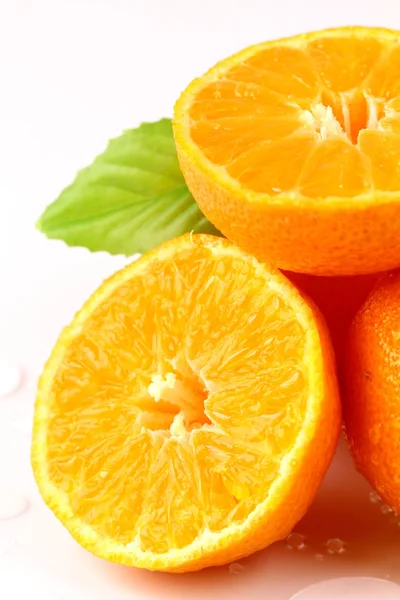 Fresh juicy tangerine, mandarin orange — Stock Photo, Image