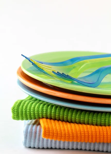 Färgglada plattan och servetter för picknick — Stockfoto