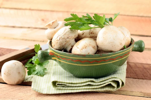 White button mushrooms in a bowl — Stock Photo, Image