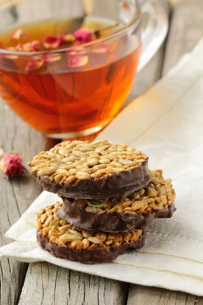 Kolo cookie s slunečnicová semínka a čokoládou — Stock fotografie