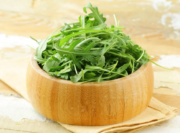 Bowl of fresh green, natural arugula — Stock Photo, Image