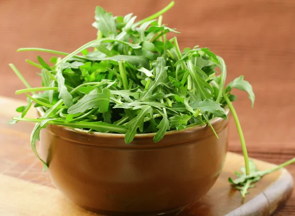 Bowl of fresh green, natural arugula — Stock Photo, Image