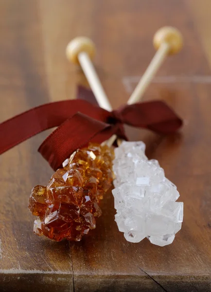 Caramelo de azúcar de cristal en un palo de madera —  Fotos de Stock