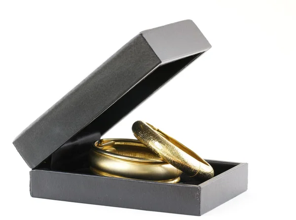 Gioielli in oro, bracciali in scatola nera — Foto Stock
