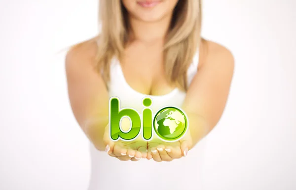 Nő kezében tartja eco jele — Stock Fotó