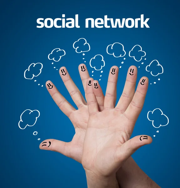 Boldog csoport ujj smiley ikonok és szociális hálózat jel — Stock Fotó