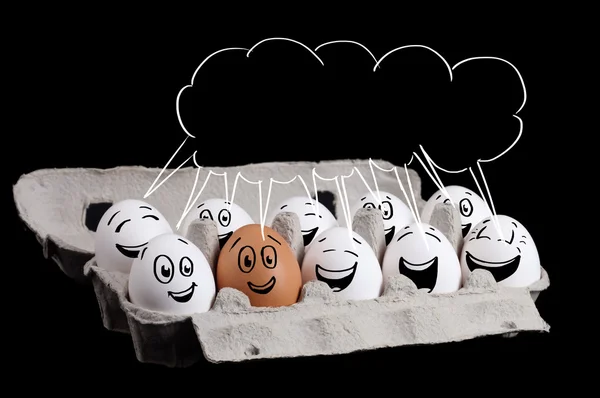 Šťastný skupina vajec s copyspace — Stock fotografie