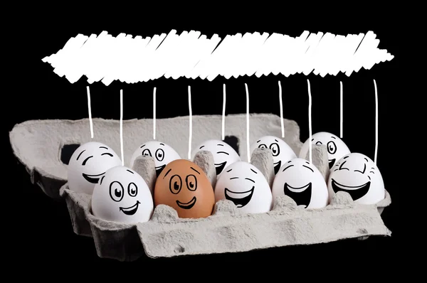 Grupo feliz de ovos com copyspace — Fotografia de Stock