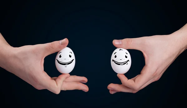 Uova con faccine sorridenti — Foto Stock