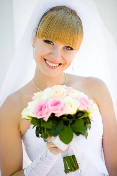 Portrét mladé nevěsty — Stock fotografie