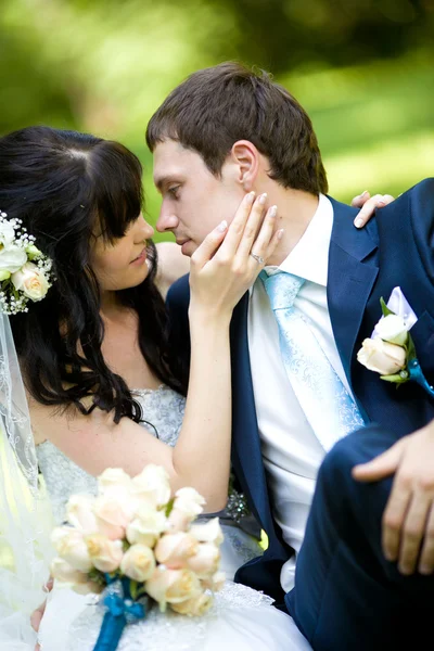 Młody piękny para nowożeńców — Zdjęcie stockowe