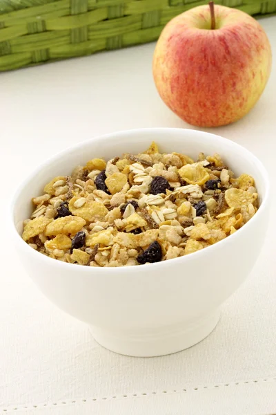 Healthy granola and fresh fruits — Stock Photo, Image