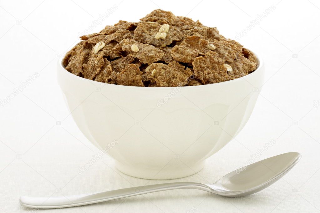 Wheat bran flakes cereal image Wheat bran flakes cereal breakfast with rolled oats — Stock
