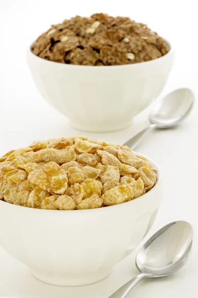 Delicious and healthy frosted cornflakes and bran flakes — Stock Photo, Image