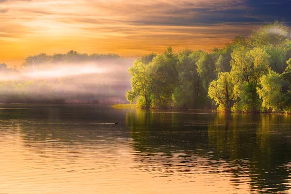 Річка серпанок краєвид Ліцензійні Стокові Зображення