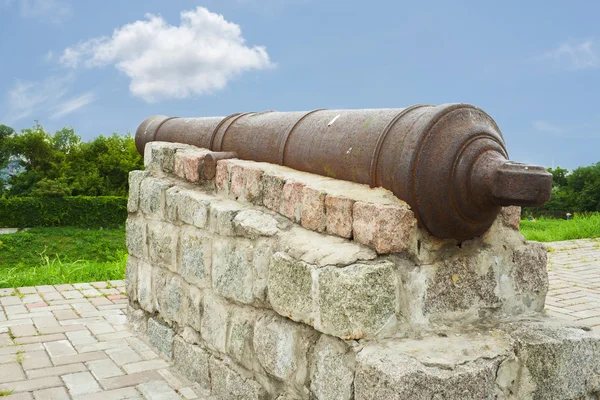 Old rusty cannon — Stock Photo, Image