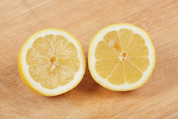 Fresh Lemon On Wood — Stock Photo, Image