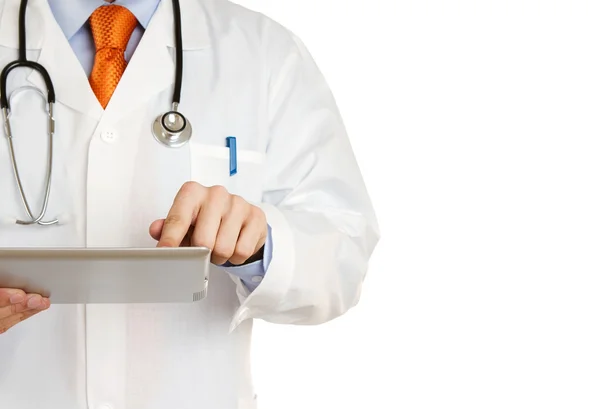 Arzt arbeitet an einem digitalen Tablet isoliert auf weißem Hintergrund — Stockfoto