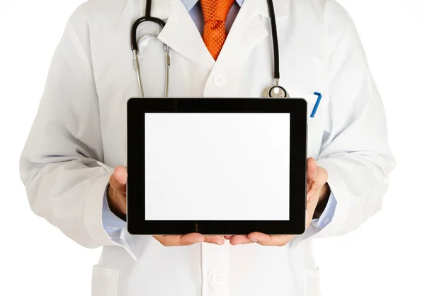 Arzt hält leeres digitales Tablet isoliert auf weißem Grund — Stockfoto