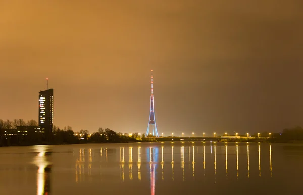 Ночной город Латвии — стоковое фото