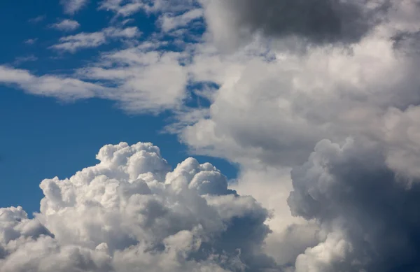 Хмари і небо — стокове фото