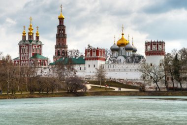 Novodevichy Manastırı, Moskova bahar